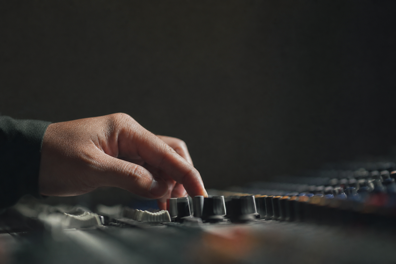 Suno hopes to go legit with watermarks for AI-generated music